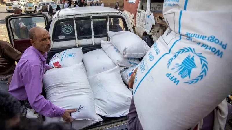اليمن: الغذاء العالمي يعلق عملياته في مناطق الحوثيين بسبب احتجاز موظفيه