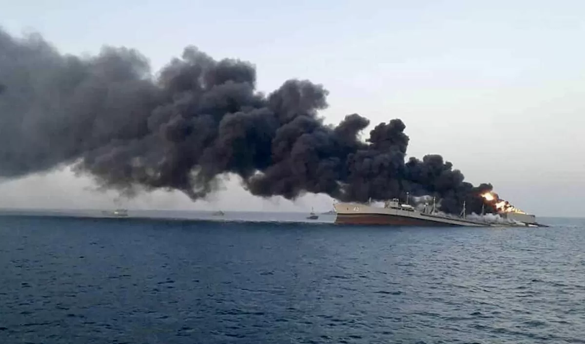 الحوثيون يستهدفون سفينة شحن هولندية في خليج عدن
