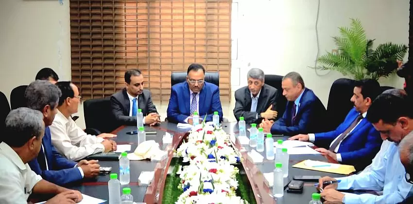 اليمن: اجتماع بعدن يناقش تنظيم وتمويل الواردات وتسهيل دخول البضائع العالقة