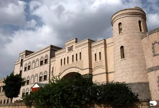 اليمن: مصدر  حوثي ينفي استهداف سفينة في خليج عدن