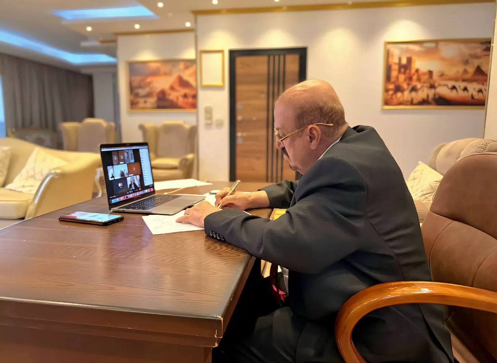 اليمن: مجلس النواب يعقد اجتماعًا تشاوريًا لمناقشة الأوضاع الراهنة والتحديات التي تواجه مؤسسات الدولة