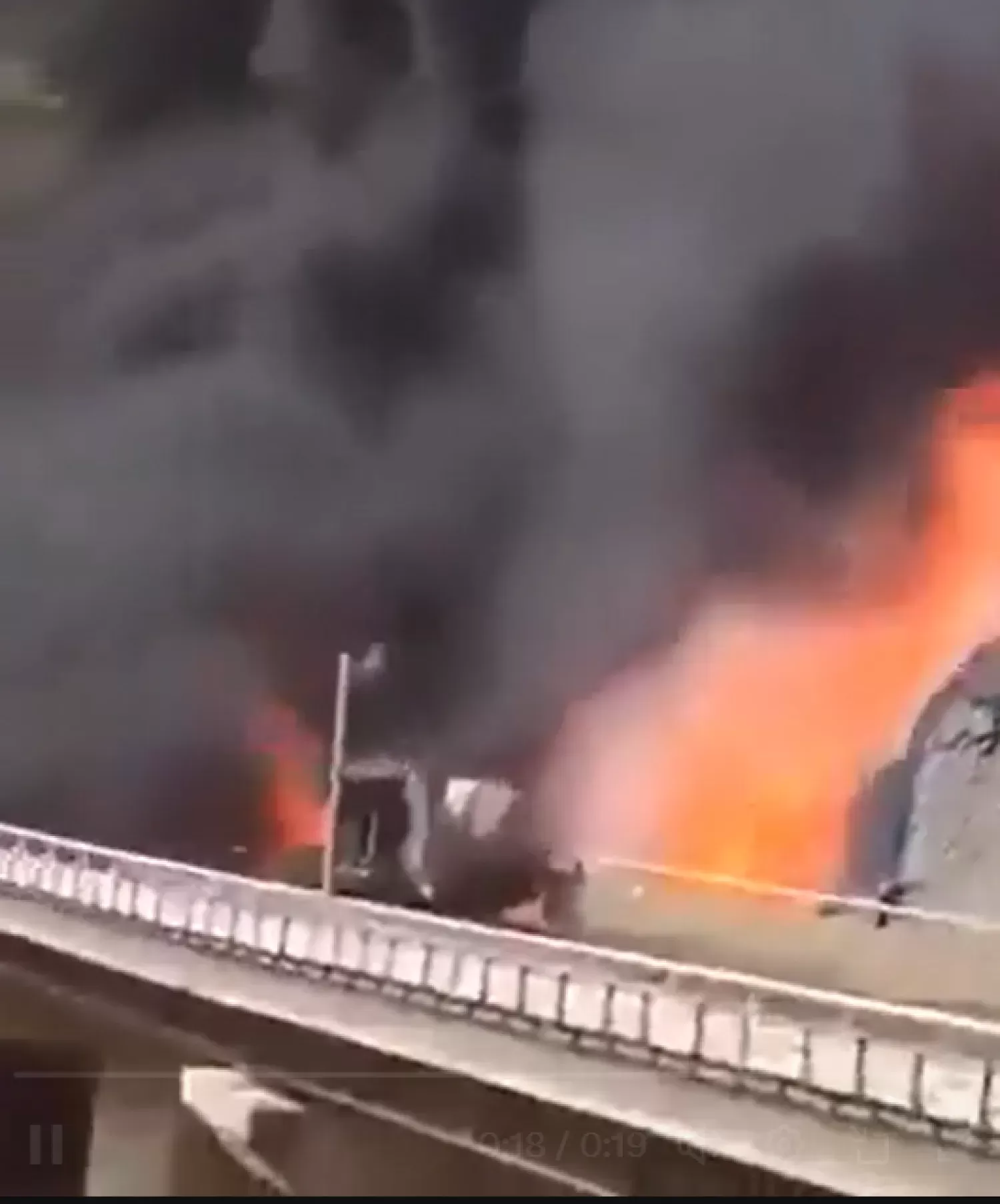 السعودية: اصطدام شاحنة وقود بحافلة تقل معتمرين هنود في المدينة المنورة