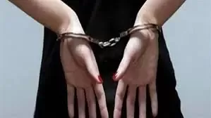 اليمن: شرطة خور مكسر تعتقل امرأة بحوزتها مواد مخدرة في عدن