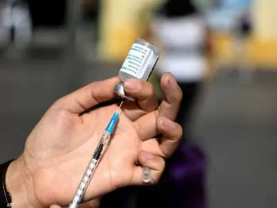 مذكرة صادمة: إدارة الغذاء والدواء الأميركية تربط وفيات أطفال بلقاحات كوفيد-19