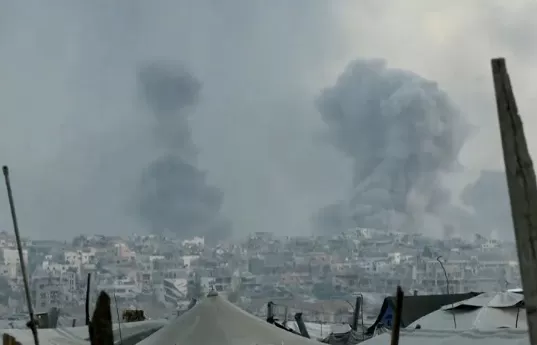 الاحتلال الإسرائيلي يصعّد عدوانه على خان يونس بقصف جوي وبحري ومدفعي ويسقط شهداء