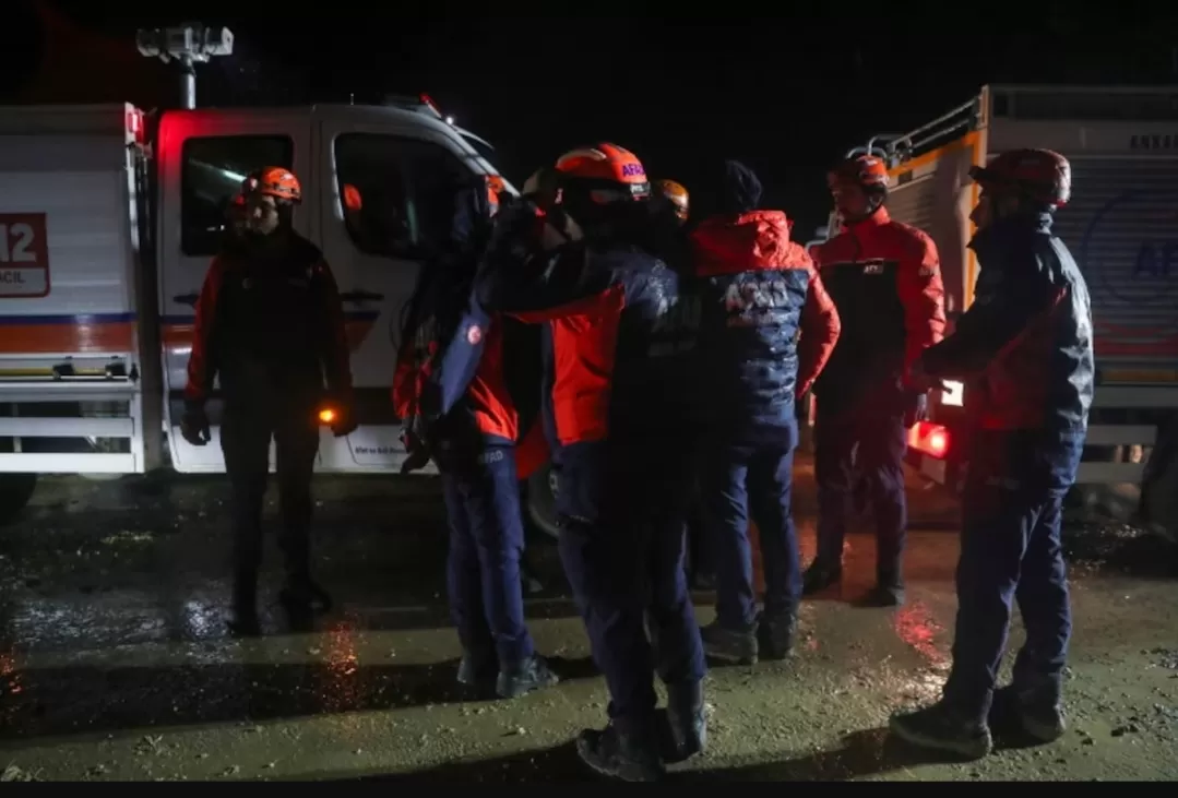 أنقرة: الطائرة الليبية المنكوبة أبلغت عن عطل كهربائي قبل تحطمها