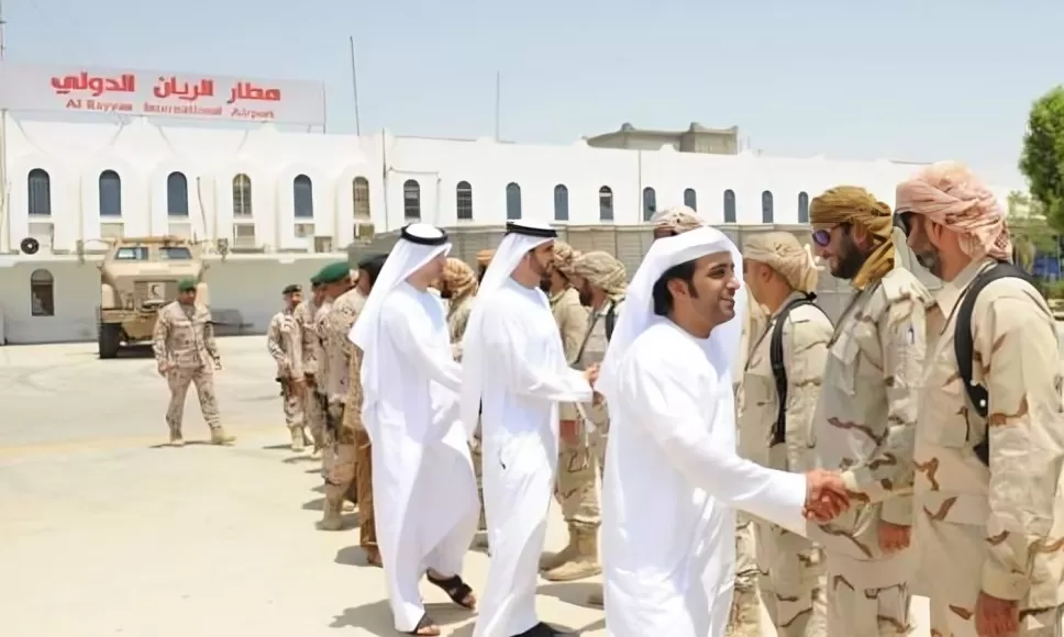 القوات الإماراتية تغادر مطار الريان مع انتهاء مهلة "رشاد العليمي"